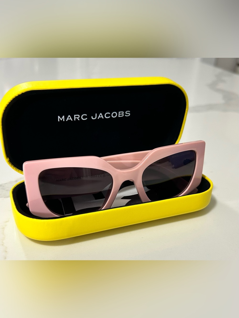 Marc Jacobs Sunglasses with Gradient Lenses - Picture 6 of 6